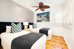 3 bedrooms, desk, iron/ironing board, WiFi