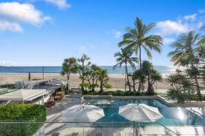 Pool - Noosa Absolute Beachfront Apartments (Noosa Heads)