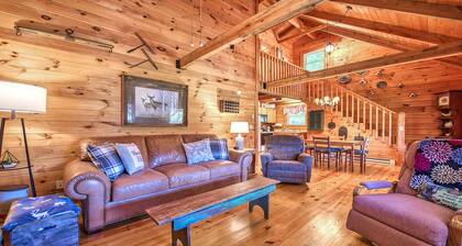Charming Log Cabin near the Smoky Mountains w/ Spectacular Mountain & Elk Views!