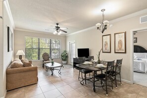Interior - Bella Piazza Community, pools, gym and more! (Davenport)