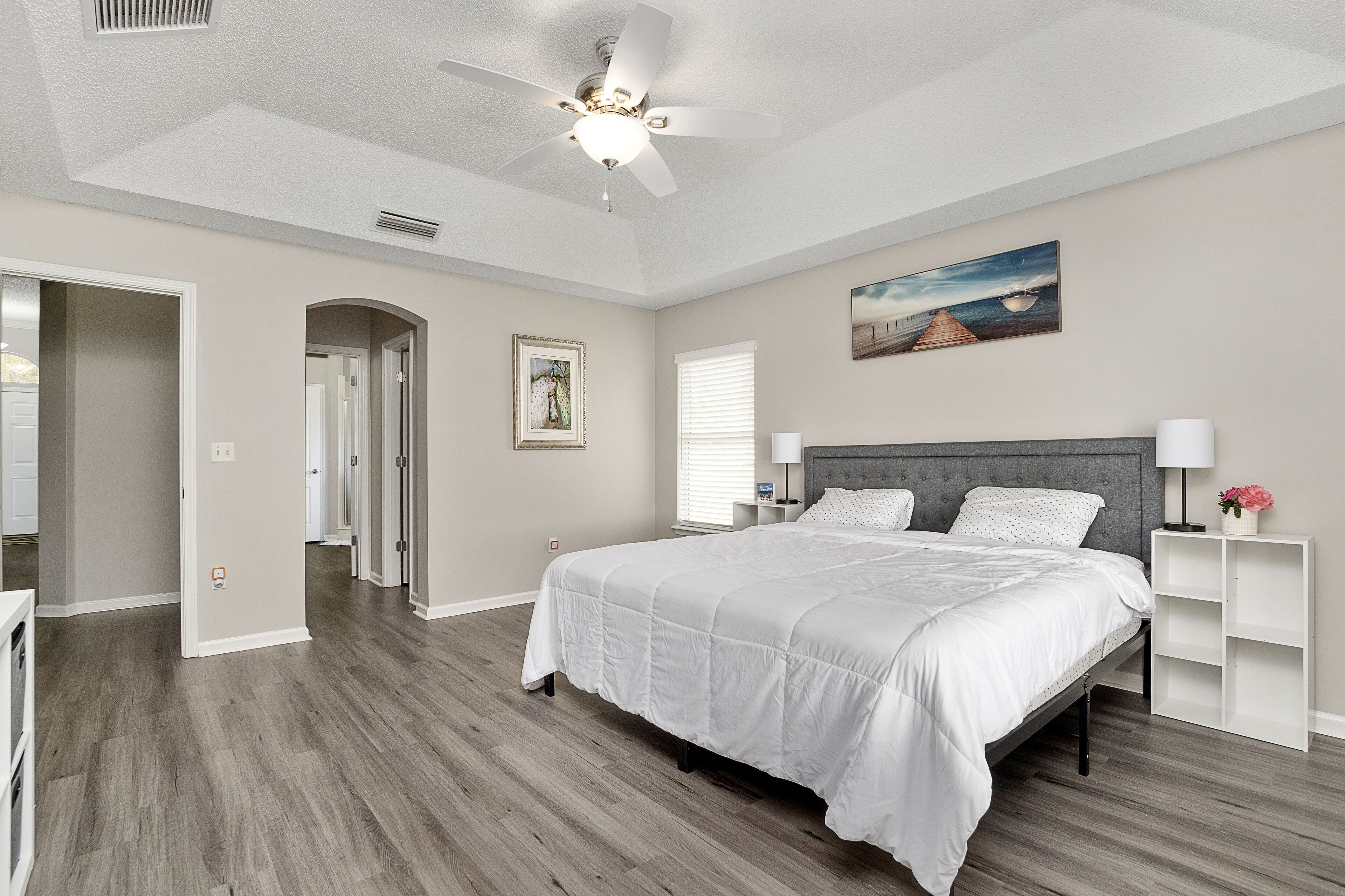 4 多间卧室、熨斗/熨衣板、WiFi、床单