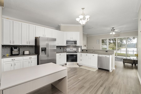 Private kitchen. CozySpacious4BD@Lakeview