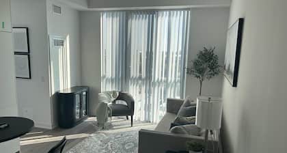 COZY 2 BEDROOMS PLUS ONE FULL BATH IN THE NEW DOWNTOWN VAUGHAN, MINS FROM SUBWAY