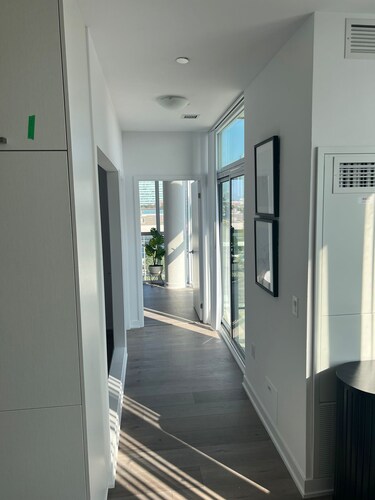 COZY 2 BEDROOMS PLUS ONE FULL BATH IN THE NEW DOWNTOWN VAUGHAN, MINS FROM SUBWAY