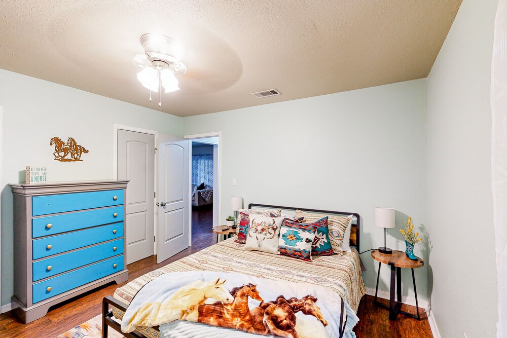 Dogfriendly ranchstyle home near downtown Belton with patio, W/D