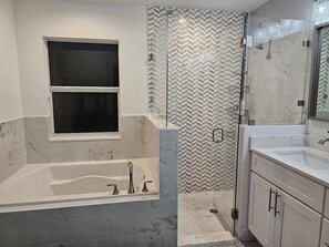 Bathroom - Peaceful Cozy Modern 3 Bed Home

 (Port St. Lucie)
