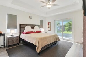 3 bedrooms, desk, WiFi