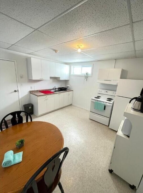 Fridge, oven