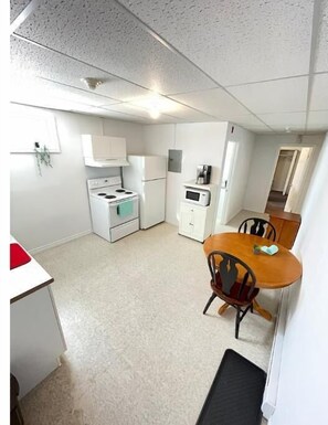 Fridge, oven