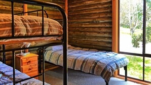 Room - Your gateway to an unforgettable holiday experience in the stunning Snowy Mountains! (Adaminaby)