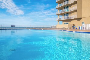 Inomhuspool och uppvärmd pool