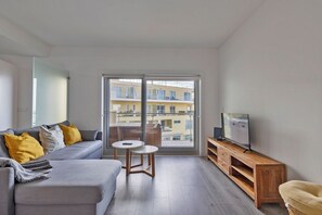 TV - Iva's Panoramic Sesimbra (Sesimbra)