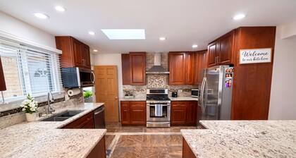 Amazing Mid-Term Rental Entire Home In Glenview