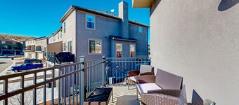 Stunning dog-friendly retreat with large balcony, fireplace, & mountain views