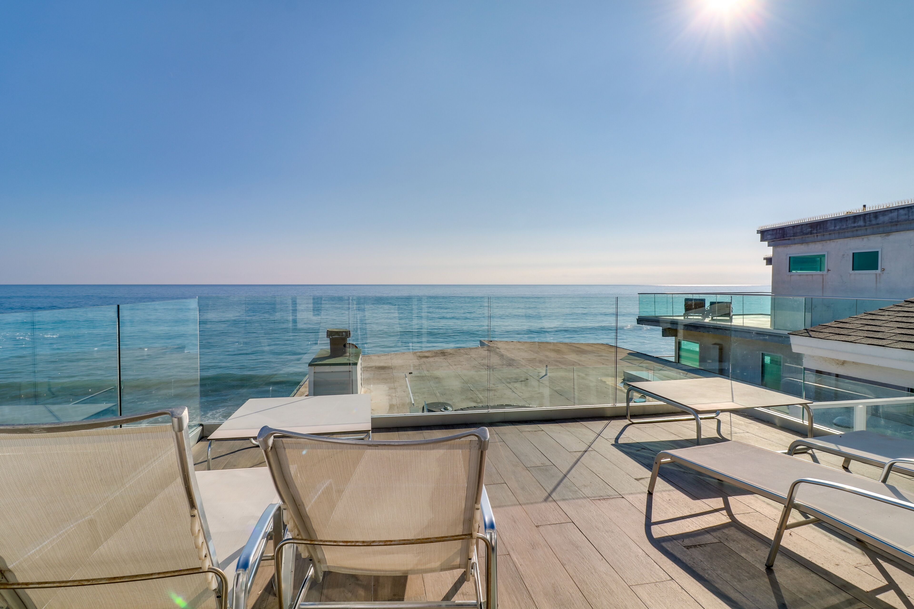 Beachfront Malibu Apartment w/ Ocean-View Balcony