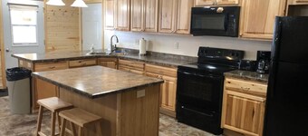 Cabin 14 Lakefront Family Resort