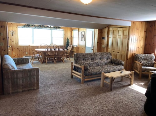 Cabin 15 Lakefront Family Resort