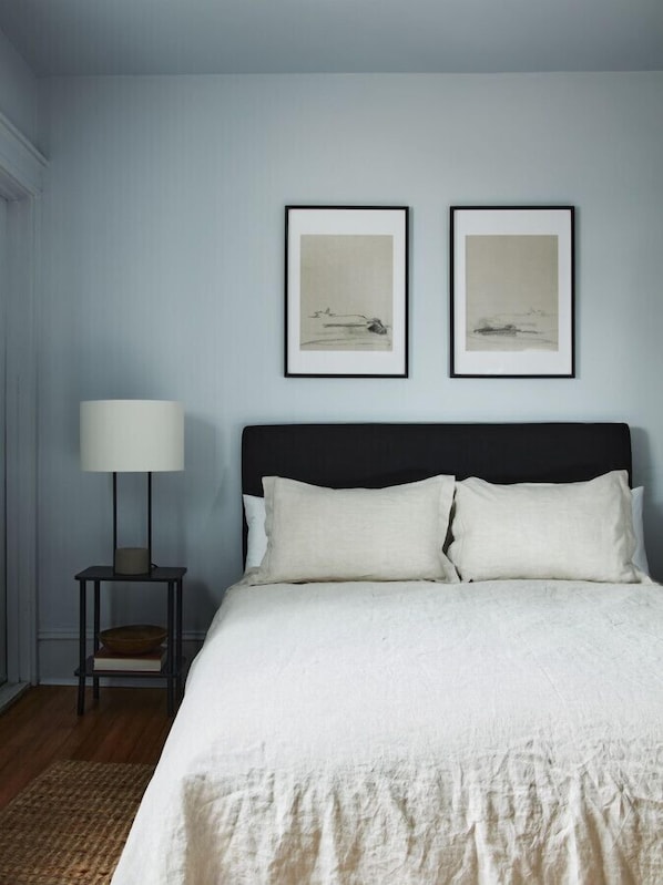 1 habitación, escritorio, tabla de planchar con plancha y wifi 