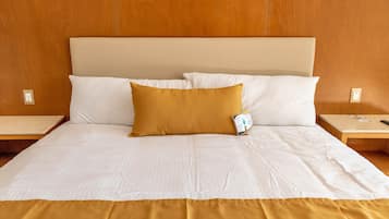 Deluxe Room | Minibar, in-room safe, desk, laptop workspace
