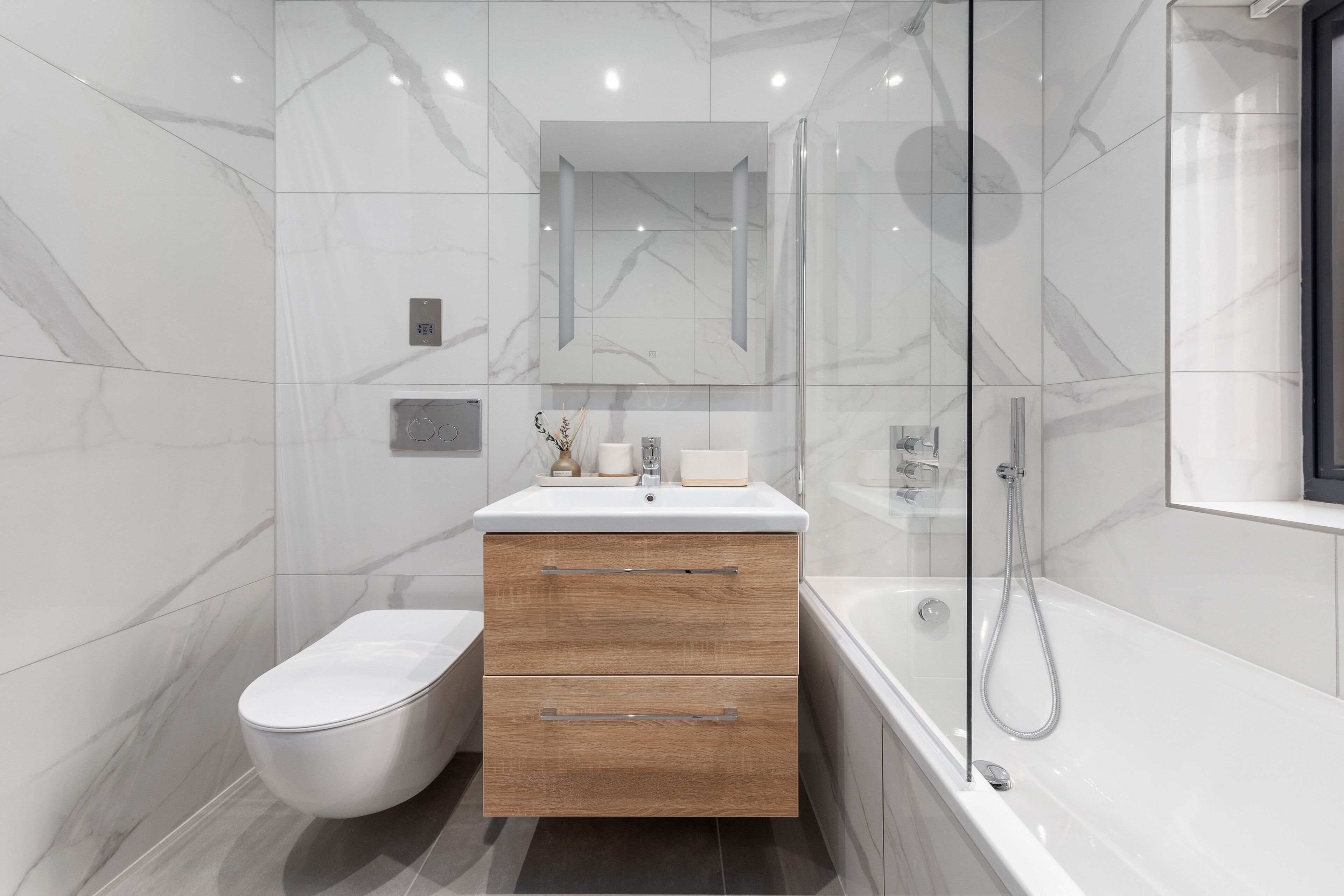 Superior Apartment | Bathroom