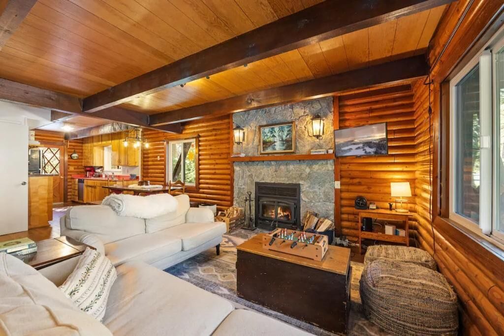 Cozy 4 BR Cabin in North Lake Tahoe's Serene Lakes