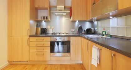 Fabulous 3 bedroom property in city centre location. Sleeps 5.