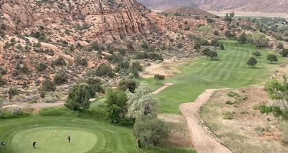 Daybreak Cabin @ Whispering Oaks, 20 miles from Moab!