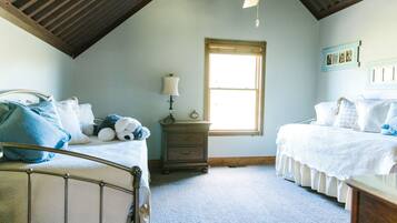 4 bedrooms, iron/ironing board, WiFi, bed sheets