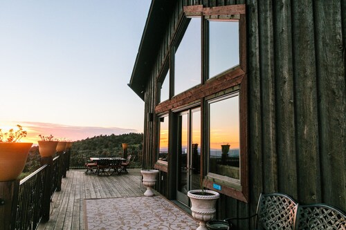 Cedar Bend Lodge Cabin @ Whispering Oaks, 20 miles from Moab!