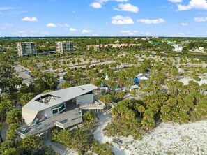 Exterior - Simply step across the street from this condo to reach Florida's premier beach! (Siesta Key)