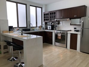 冰箱、微波炉、烤箱、茶具/咖啡用具