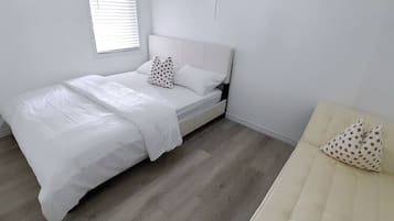 3 bedrooms, iron/ironing board, free WiFi, bed sheets