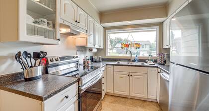 Family-Friendly Sand Springs Home ~ 8 Mi to Tulsa!