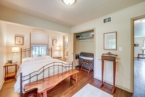 3 bedrooms, travel cot, Internet, bed sheets - Family-Friendly Sand Springs Home ~ 8 Mi to Tulsa! (Sand Springs)