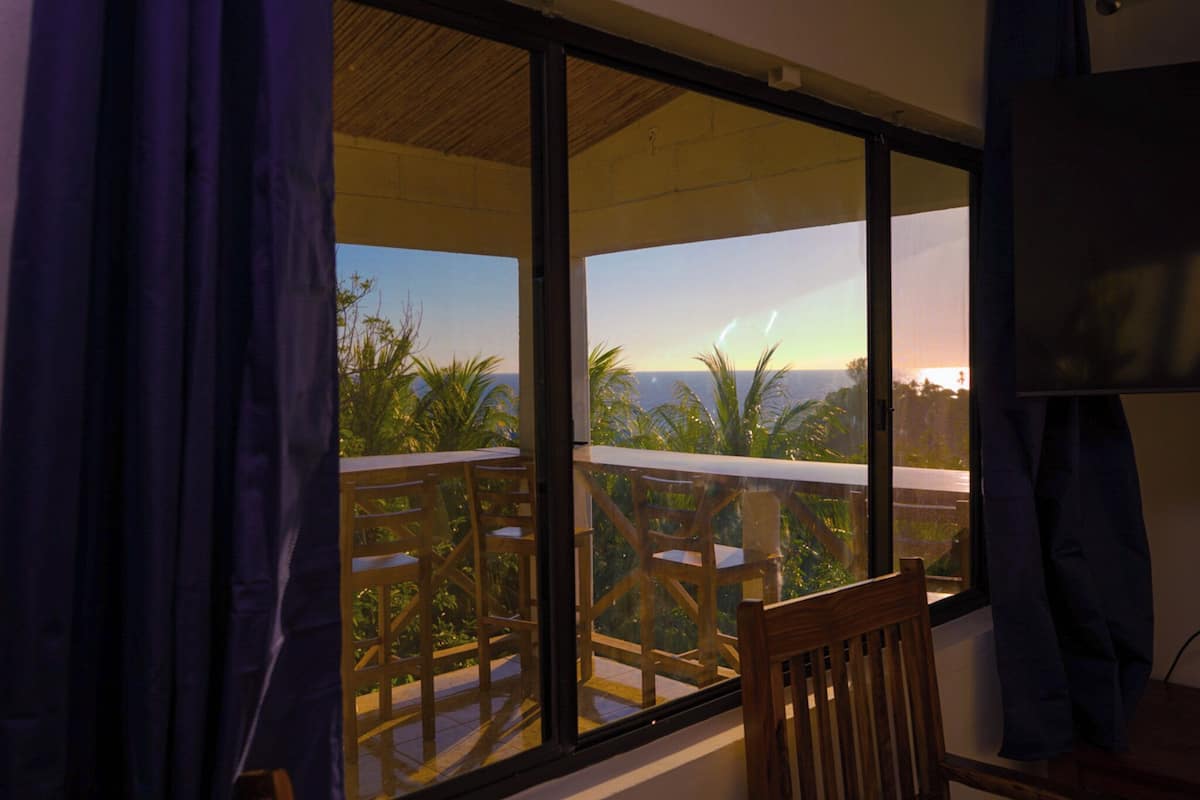 Traditional-Apartment | Balkon