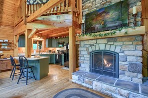 Kylskåp, mikrovågsugn, ugn och spishäll