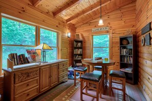 Lobby - Hocking Hills - Pet Friendly on 6 Acres! Hot Tub! (South Bloomingville)
