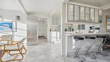 Frigorífic, forn, placa de cuina i rentaplats