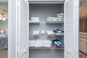 2 dormitorios, tabla de planchar con plancha, wifi y ropa de cama