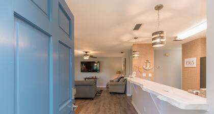 Beachy Getaway–Cozy, Clean & Equipped w/ All Essentials! Relax, Enjoy & Refresh!