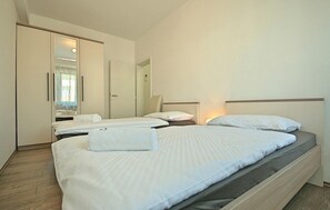 2 soverom, strykejern/-brett, reiseseng for barn og wi-fi (inkludert)