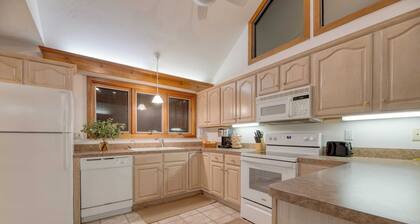 Bay Cottage by Avantstay Waterfront, Pier, Pond
