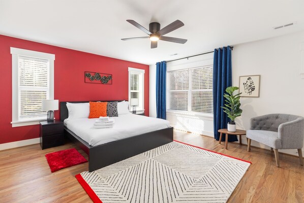 4 bedrooms, desk, iron/ironing board, travel cot