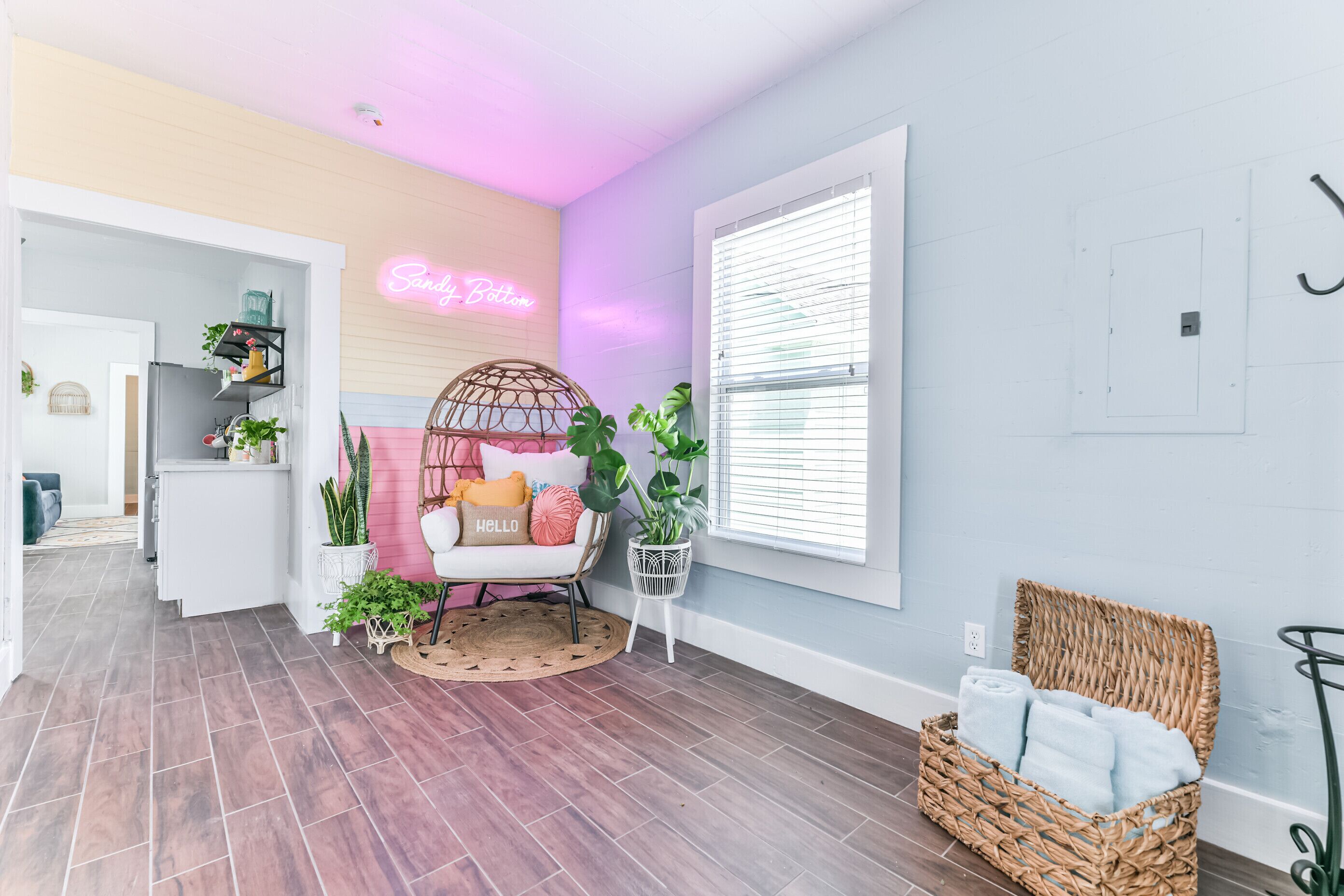 NEW 2BR with Egg Chair & 3 Min to Beach