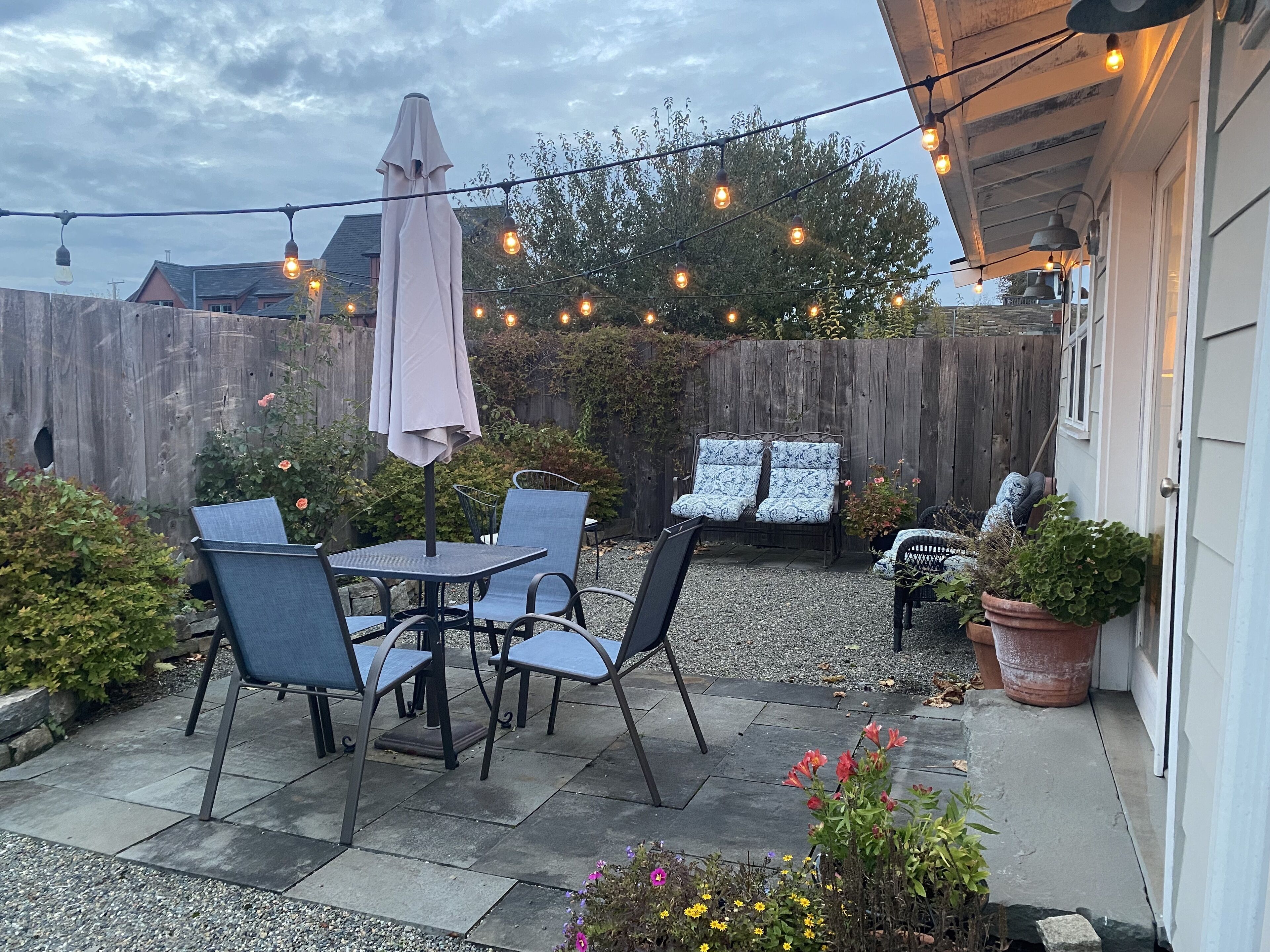 Delightful cottage in the heart of Poulsbo, near Bainbridge Island & Silverdale, Poulsbo, WA