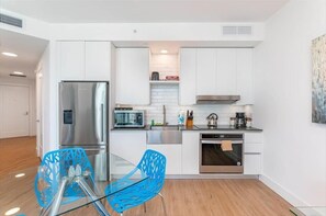 Fridge, microwave, oven, stovetop - Gym,Sauna & Jacuzzi spa! nr FTX Arena X | Prime Miami (Miami)