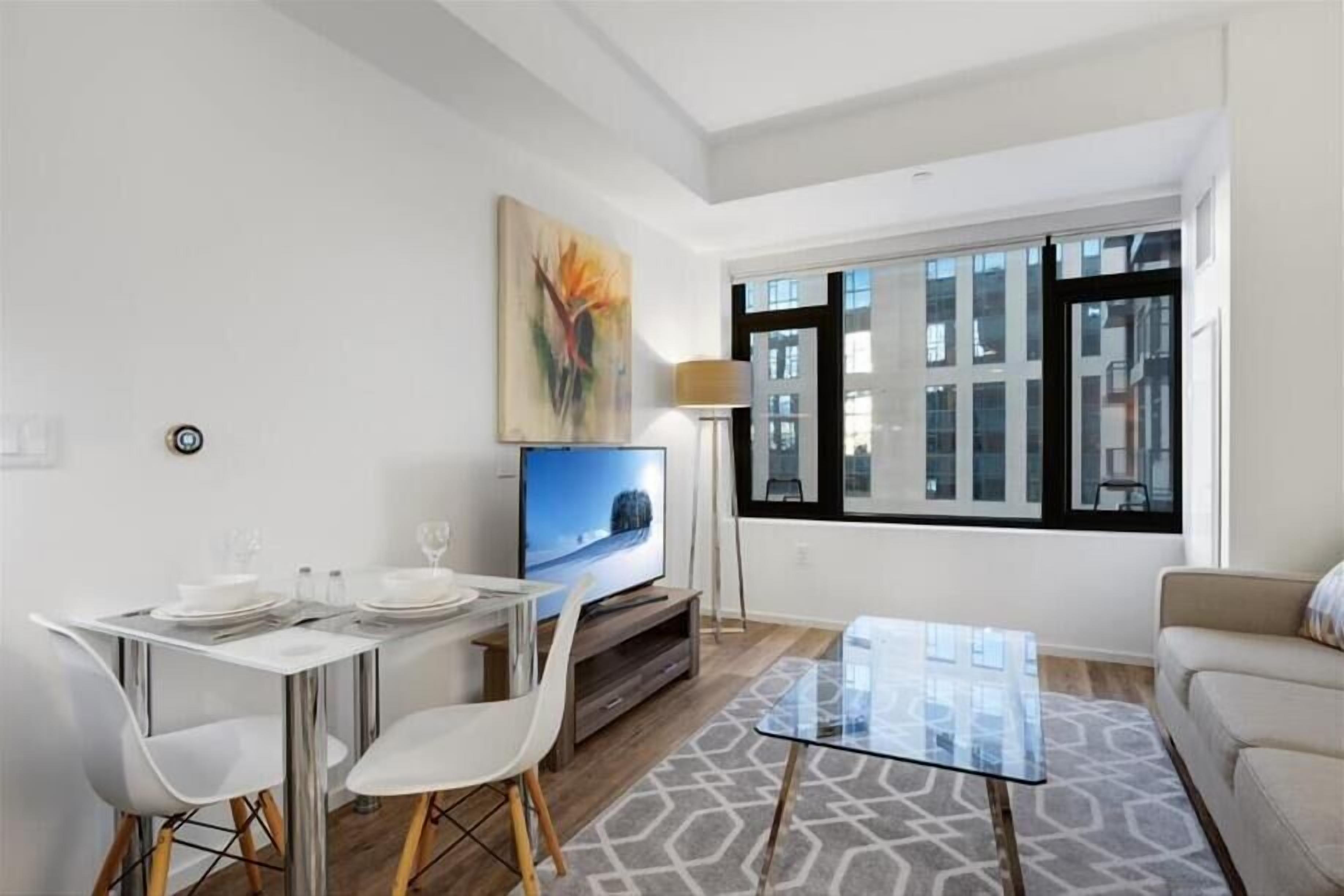 Commuter-Friendly 2BR | Fitness Center | Full Kitchen | Near T