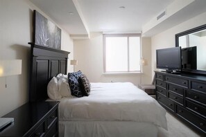 1 habitación, escritorio, tabla de planchar con plancha y wifi gratis 