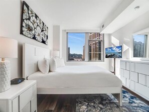1 bedroom, desk, iron/ironing board, travel cot - Luxury One Bedroom Apartment with Balcony | Crystal City Arlington VA |  by GLS (Arlington)