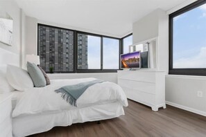 1 bedroom, desk, iron/ironing board, free WiFi - Luxury 1BR | Heart of Jersey City | Upscale Amenities | by GLS (Jersey City)